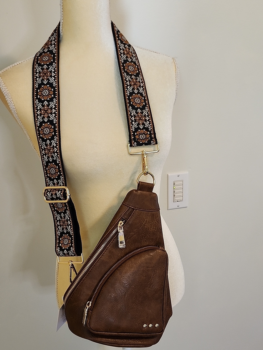 NWT Pretty Simple Austin Brown Sling Bag Guitar Strap